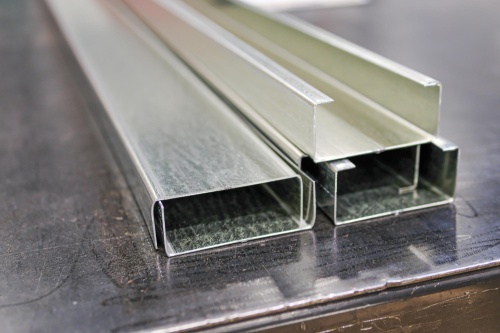 Стальной швеллер гнутый СТ 3, 4х80х32 мм, 12 м.