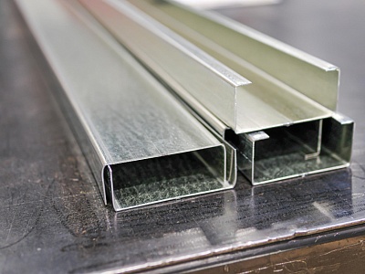 фото стального швеллера